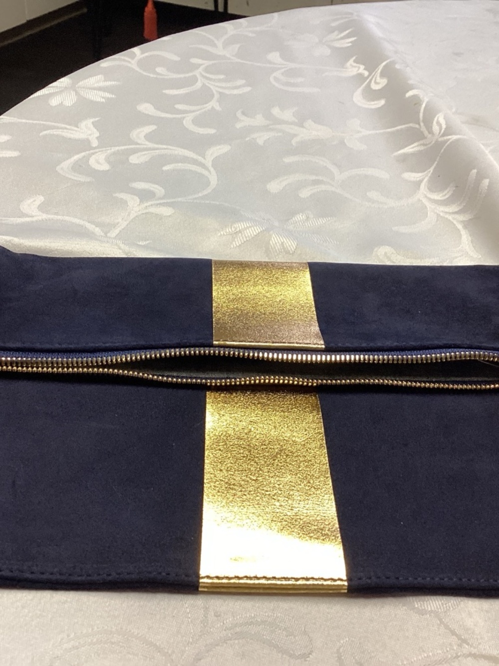 CLARE. VOGUE NAVY FOLD OVER NAVY SUEDE BAG. RETIRED. 💙💙💙💙💙